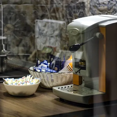 Oda ve Kahvaltı Relais Anfitheatro 2*